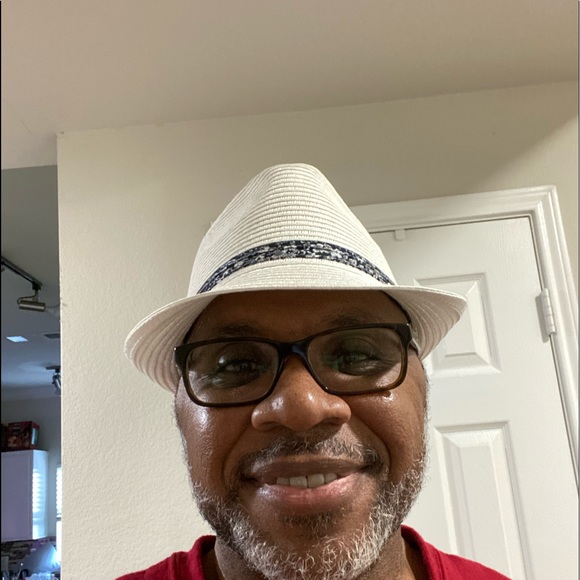 Meet your Posher, E - Picture 1 of 1